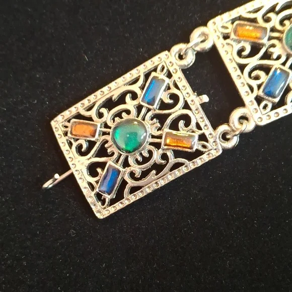 Elegant Silver and Stone Bracelet - Picture 5 of 7